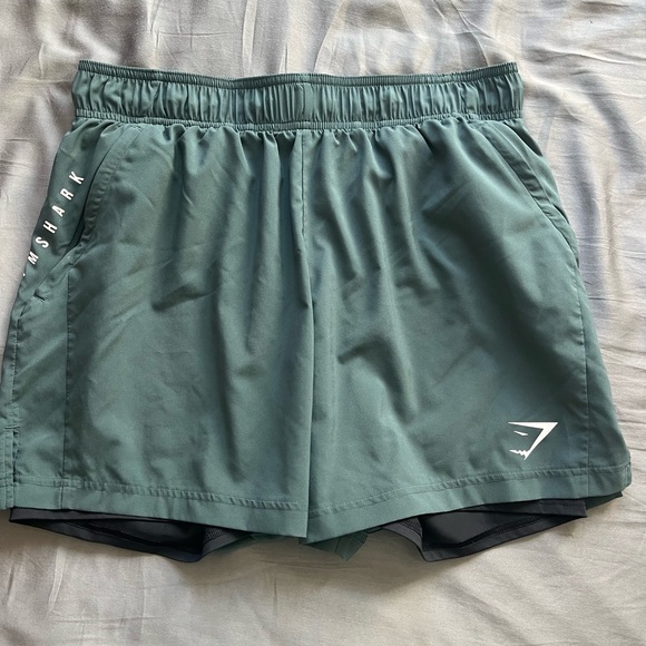 Green gym shark athletic compression shorts - Picture 1 of 4